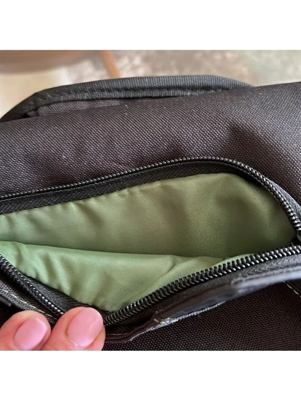 𝅺tragus TABLET/ HANDBAG